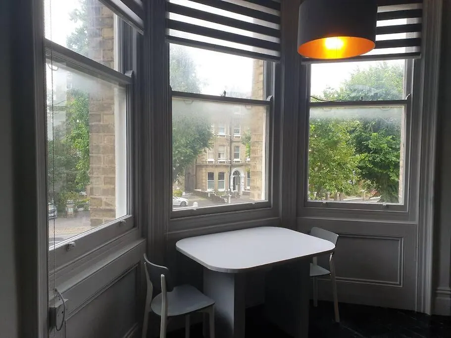 Elegant Studio In Central Hove - 5 Min Walk To Beach - 10 Min To Brighton Apartment