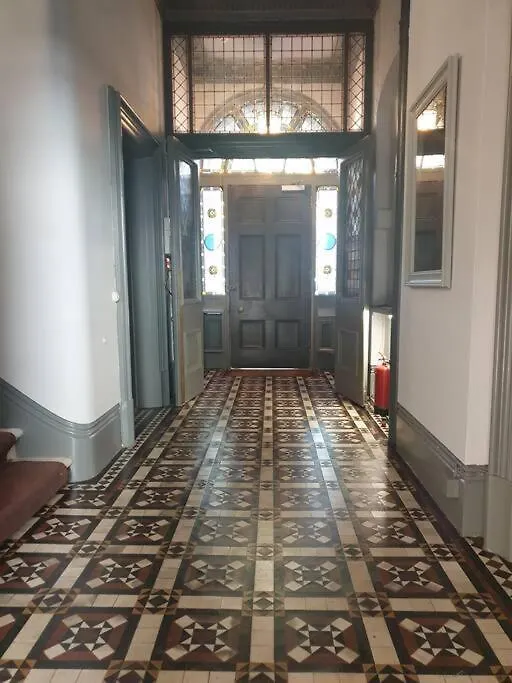Elegant Studio In Central Hove - 5 Min Walk To Beach - 10 Min To Brighton 0*,  United Kingdom