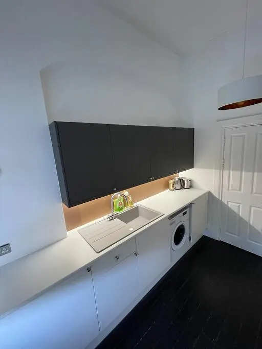 Elegant Studio In Central Hove - 5 Min Walk To Beach - 10 Min To Brighton 0*,