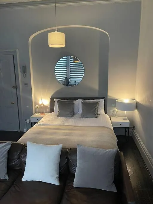 Apartment Elegant Studio In Central Hove - 5 Min Walk To Beach - 10 Min To Brighton